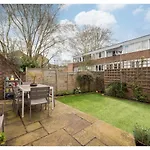 Chic 3-Br Home Welll Located In Islington