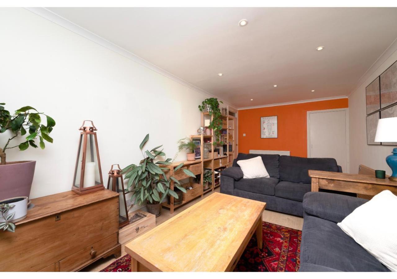 Casa vacanze Chic 3-br Welll Located In Islington Londra